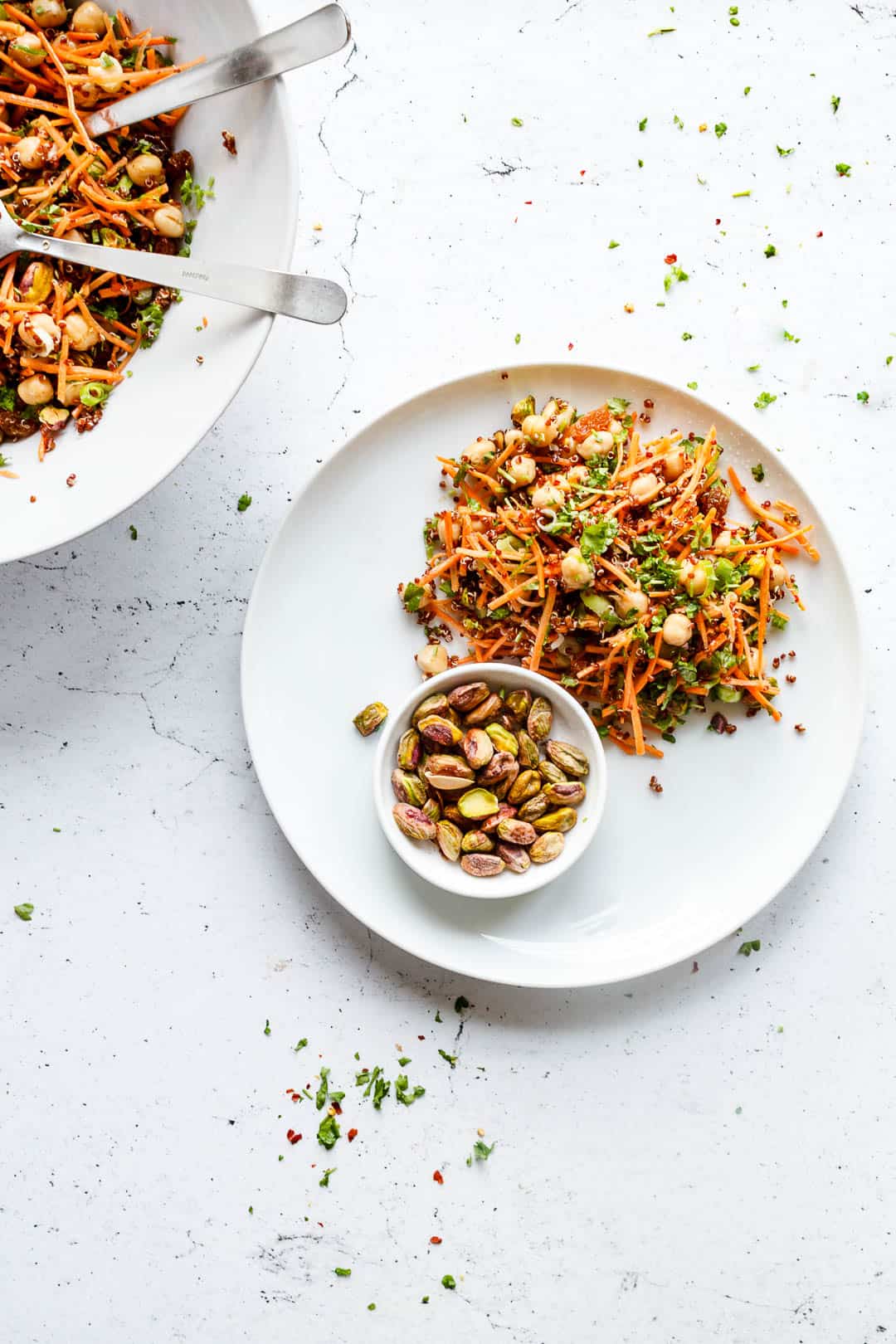 Marokkansk salat med kikærter, gulerødder og quinoa