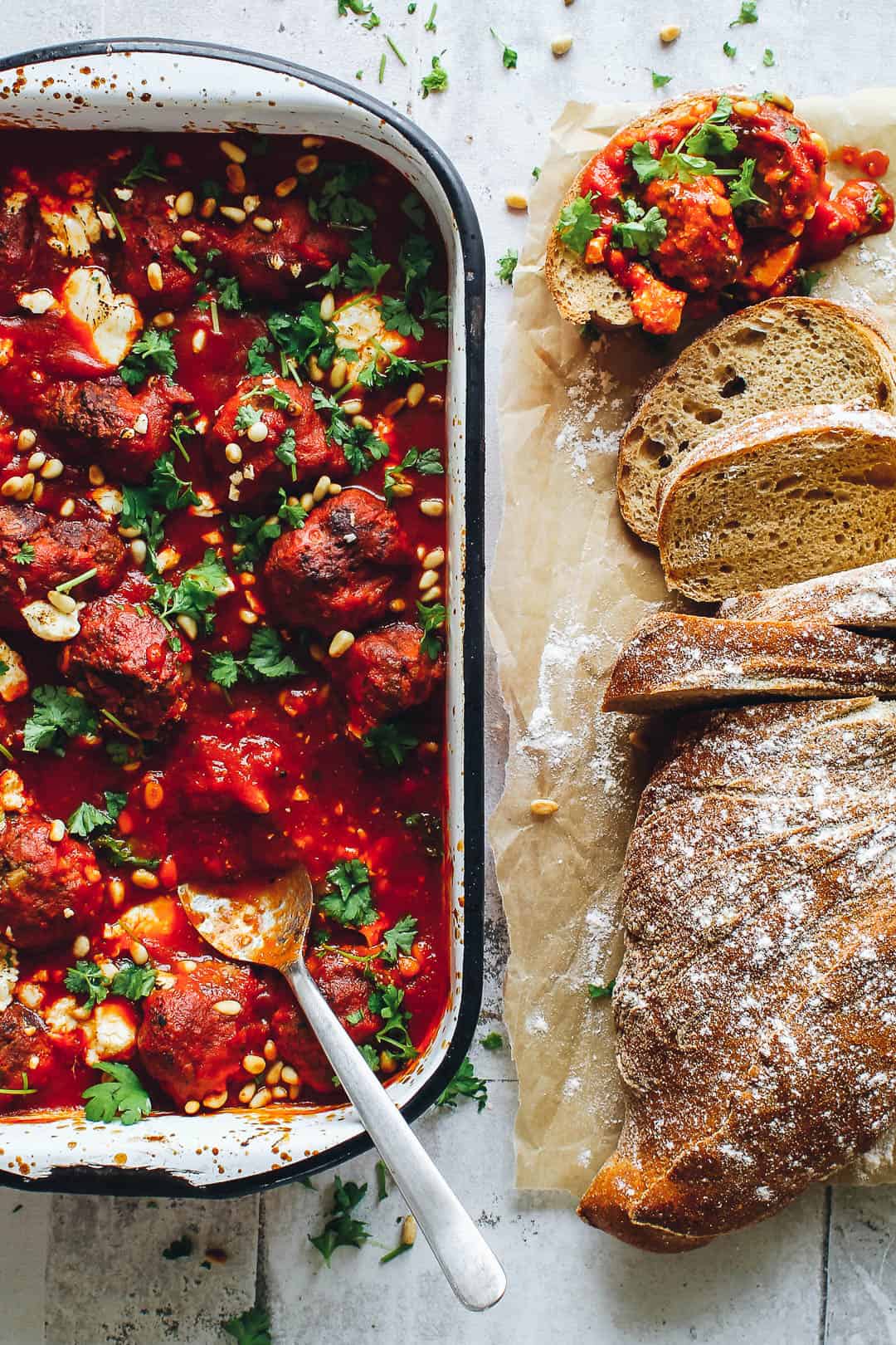 kødboller i tomatsauce - opskrift på meatballs