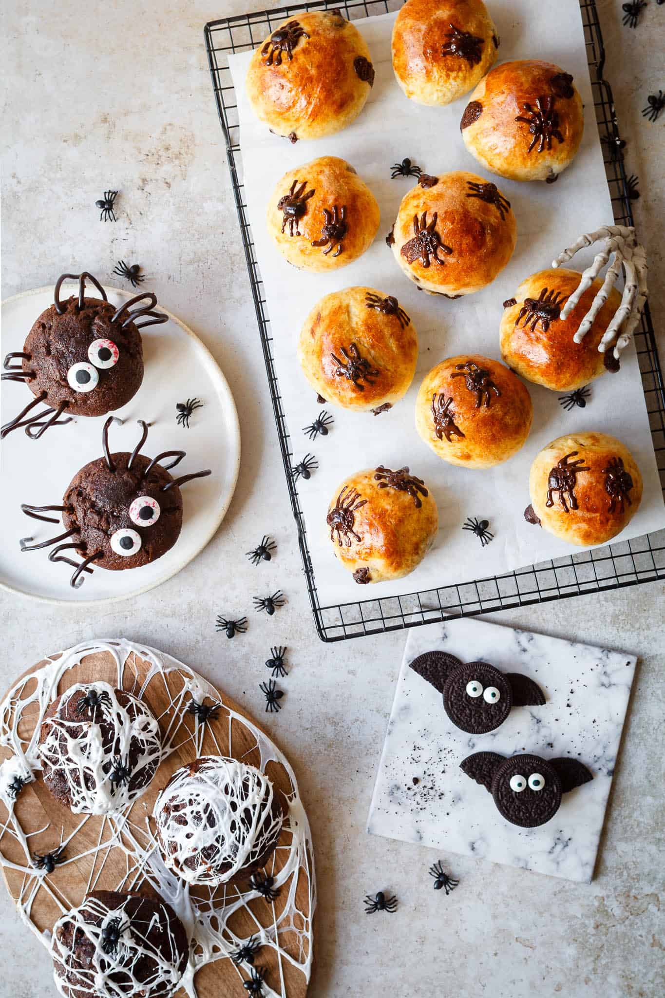 halloween kage og slik - sjove brød og kager til børn 