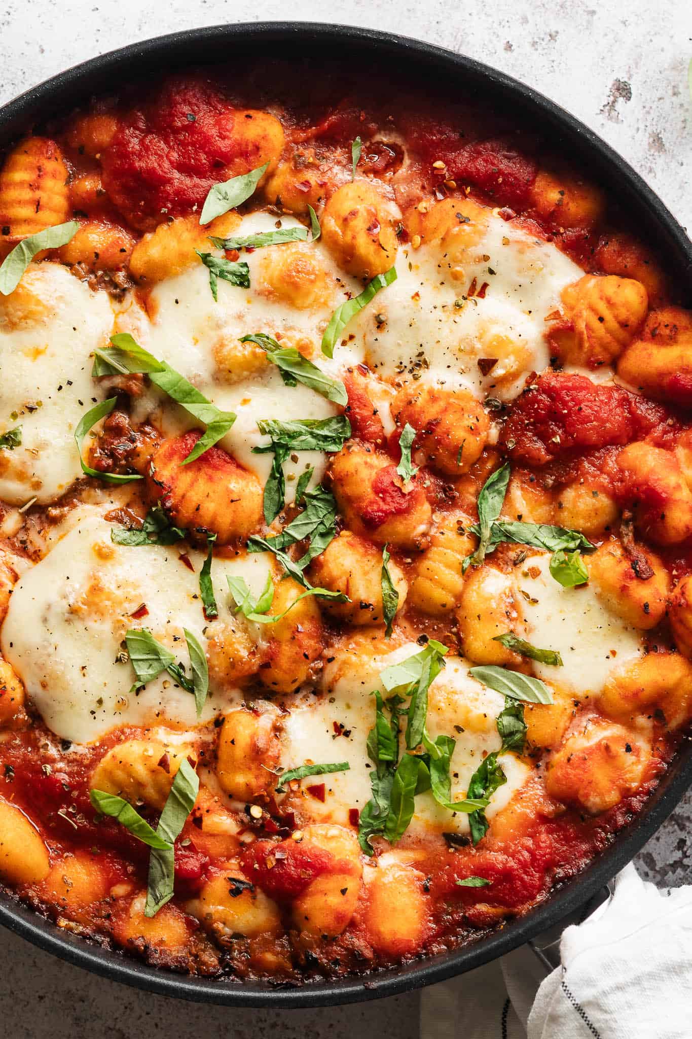 Gnocchi opskrift - gnocchi med oksekød, tomatsauce og mozarella