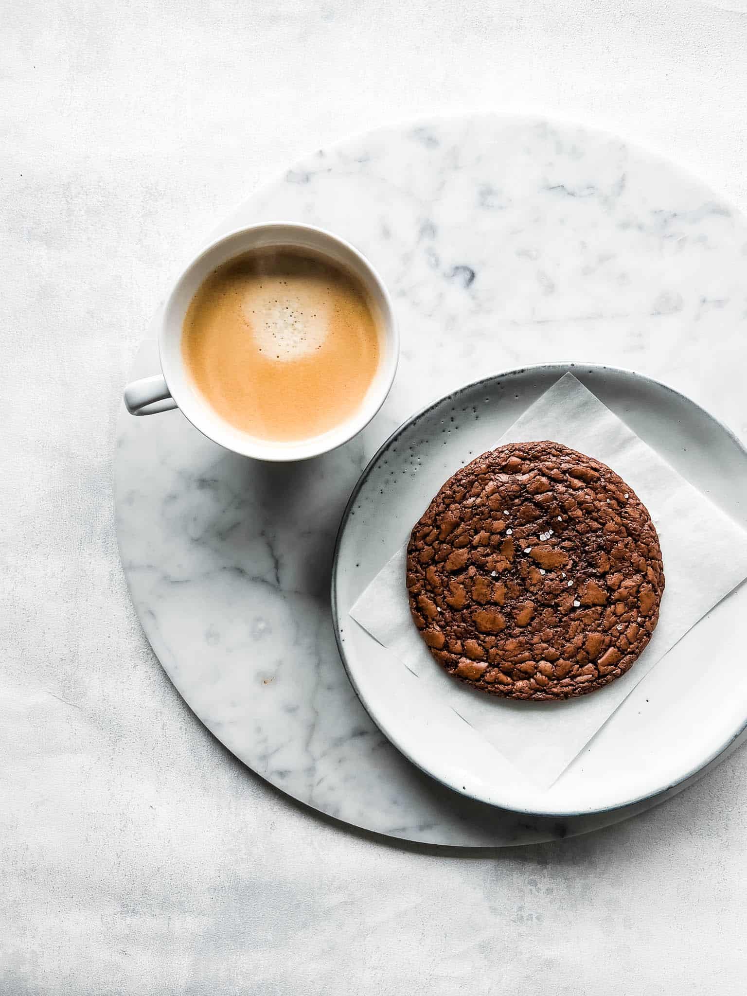 Brownie Cookies - opskrift på store chokolade cookies 