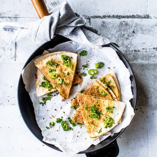 Quesadillas med chipotle pulled pork og tomatsalsa- Opskrift quesadillas