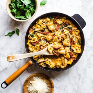 Tortellini med soltørrede tomater, parmesan, spinat og kylling-4