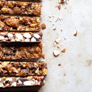 Nøddebar med chokolade - opskrift på glutenfri snackbar med chokolade