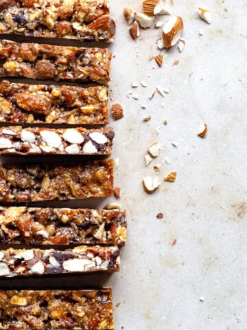 Nøddebar med chokolade - opskrift på glutenfri snackbar med chokolade