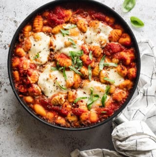 Gnocchi opskrift - gnocchi med oksekød, tomatsauce og mozarella