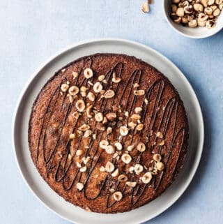 Glutenfri kage - nøddekage med marcipan og chokolade uden mel