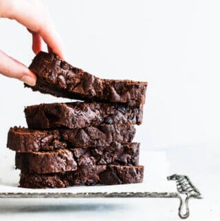 Chokoladekage med banan - opskrift på bananbrød med chokolade